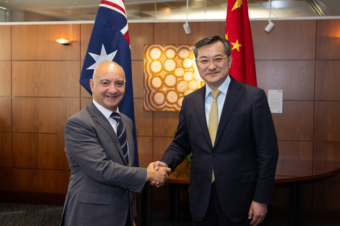 李飞副部长与澳大利亚外交贸易部副秘书长乔治·米纳共同主持召开中澳自贸协定联委会第二次会议